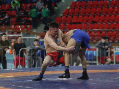 Стартовал чемпионат Якутии по хапсагаю с участием сильнейших спортсменов