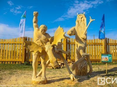 Выставка деревянных скульптур «Колыбель Олонхо» открылась в Усть-Алданском улусе