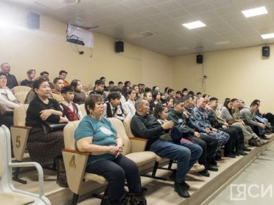 В Якутске прошел урок мужества с участием бойца спецназа ОМОН «Бизон» 