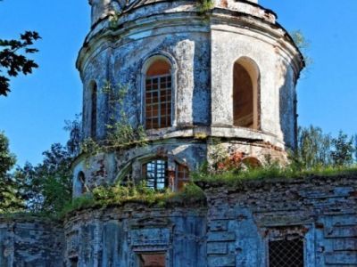 Сретенская церковь с живописью XIX в.