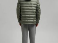 Стеганая куртка с искусственным утеплителем и водоотталкивающей пропиткой