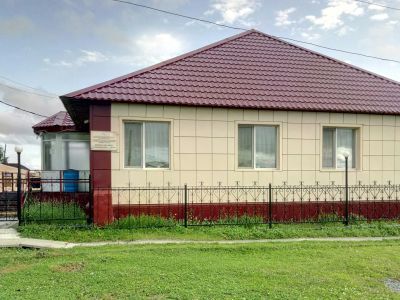 Клуб с. Азовы