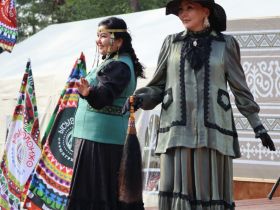 Показ национальной одежды состоялся на Ысыахе Олонхо