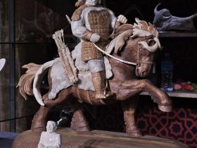 Якутские мастера-косторезы представили свои работы в Казахстане