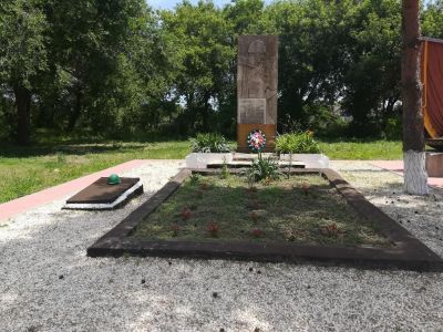 Братская могила советских воинов, погибших в период Сталинградской битвы