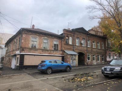 Усадьба городская: главный дом, флигель