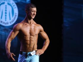 Фоторепортаж. Лучшие бодибилдеры выступили на Гран-при Саха