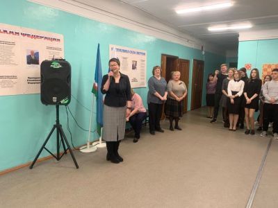 Для ленских школьников день начался с гимна