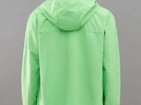 Ветровка с капюшоном из капсулы sport