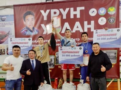 Чемпионом турнира Якутии по многоборью среди школьников стал Иван Степанов