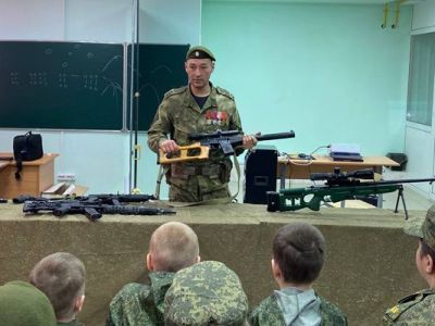 Сотрудники «Белый медведь» посетили кадетов военно-патриотического клуба «Молодая Якутия»