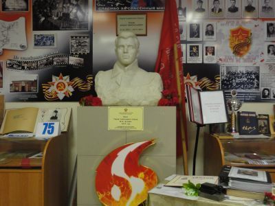 Бюст Героя Советского Союза Ф.А. Лузана