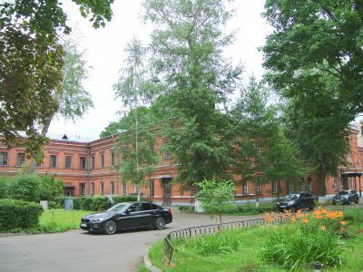 Здание психиатрической клиники им. С.С.Корсакова, в которой в разные годы работали выдающиеся врачи-психиатры: В.П.Сербский, П.Б.Ганнушкин, С.А.Суханов и др.