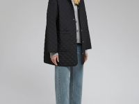 Утепленное полупальто с накладными карманами