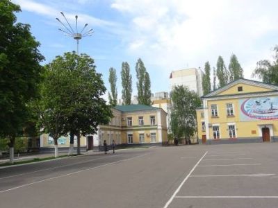 Здание канцелярии и офицерского собрания