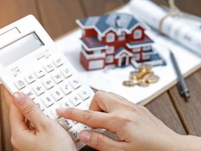 Как рассчитаться с долгами за ЖКУ в 2023 году: реструктуризация или оформление субсидии