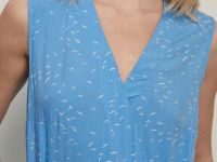 Комбинезон с v-образным вырезом без рукавов