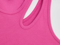 Майка с фигурным разрезом