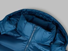 Утепленная куртка с капюшоном