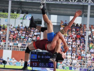 Фоторепортаж. Бросковый день вольной борьбы на Спортивных играх народов Якутии