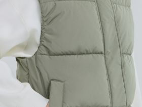 Утеплённый жилет с капюшоном, Желтый