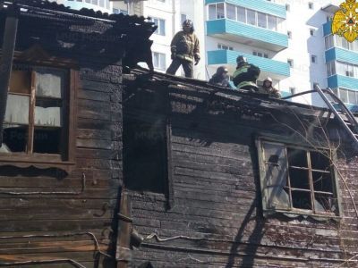 В Якутии два человека пострадали при пожаре в жилом доме