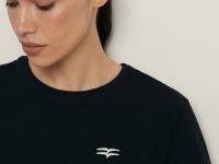 Футболка прямого силуэта с вышивкой