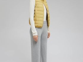 Пуховый жилет с натуральным пухом