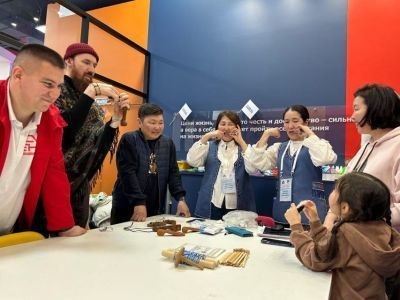 Педагоги из Якутии провели мастер-классы на площадке ВДНХ в Москве