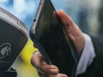 Оплата стикером: в чем опасность?