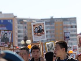 Фото. В Якутске акция «Бессмертный полк» собрала более 50 тысяч человек