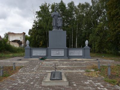 Братская могила советских воинов, погибших в годы Великой Отечественной войны