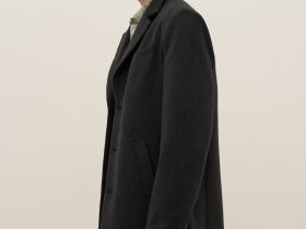 Мужское полупальто прямого силуэта