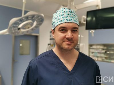 В Якутске ведущий хирург Московской области удалил опухоль из легкого молодой женщины