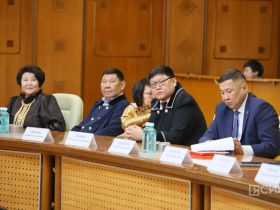 В Якутске отметили 75-летие легендарного борца Александра Иванова