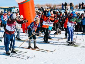 Звезды Олимпийских игр пробежали лыжный марафон с якутянами