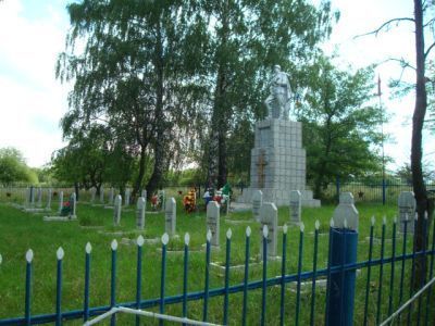 Воинское кладбище воинов, погибших в феврале 1943 года и умерших от ран в военном госпитале. Захоронено 148 человек, установлено фамилий на 84 человека. Скульптура установлена в 1943 году