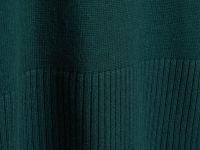 Объёмный джемпер с воротником-стойкой, Зеленый