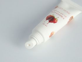 Бальзам для губ Клубника