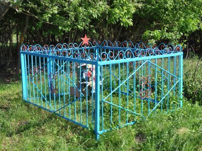 Могила советского летчика