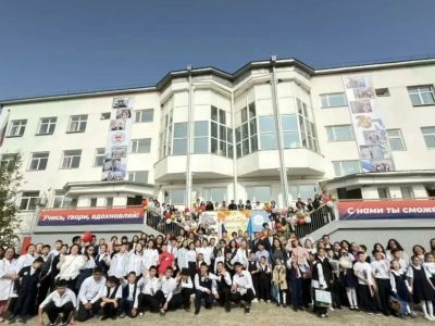 В День знаний председатель Федерации профсоюзов Якутии поздравил школу-интернат для неслышащих детей