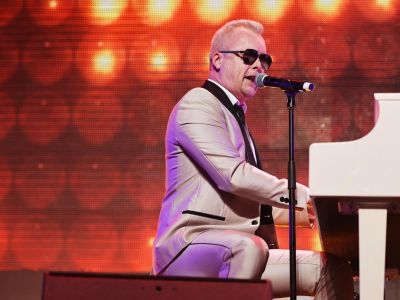 Билеты на Рок-н-ролл шоу Дениса Мажукова (Rhythm & Blues Cafe) / Концерт | Афиша | ИнфоТаймс