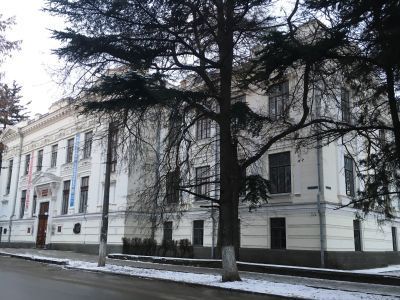 Здание Симферопольского окружного суда (архитекторы В.А. Геккер, В.А. Пруссаков)