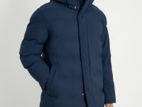 Утепленное пальто с воротником-стойкой