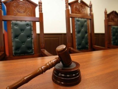 Алтайских врачей приговорили к реальному сроку за смерть ребенка из Якутии