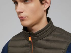 Утепленный стеганый жилет