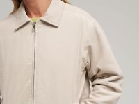 Легкий бомбер из вельвета с искусственным утеплителем