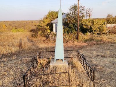 Братская могила участников гражданской войны, погибших в борьбе за власть Советов