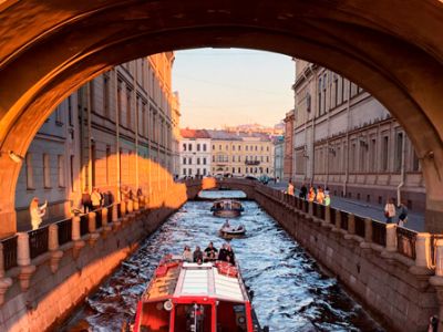 По Петербургу на теплоходе: каналы, мосты и Большая Нева