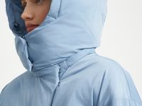 Пуховое пальто с переливающимся эффектом